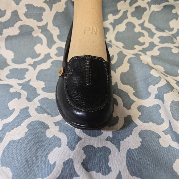 Like New Clarks Bendables black leather loafers sz 6M - Picture 2 of 8